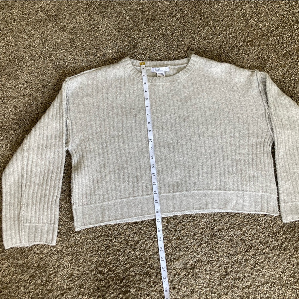 Light Gray Ribbed Crew Neck Sweater - Picture 3 of 6